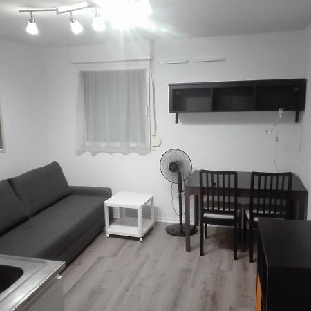 Appartement Studio devant les remparts avec parking privé à Avignon Extérieur photo